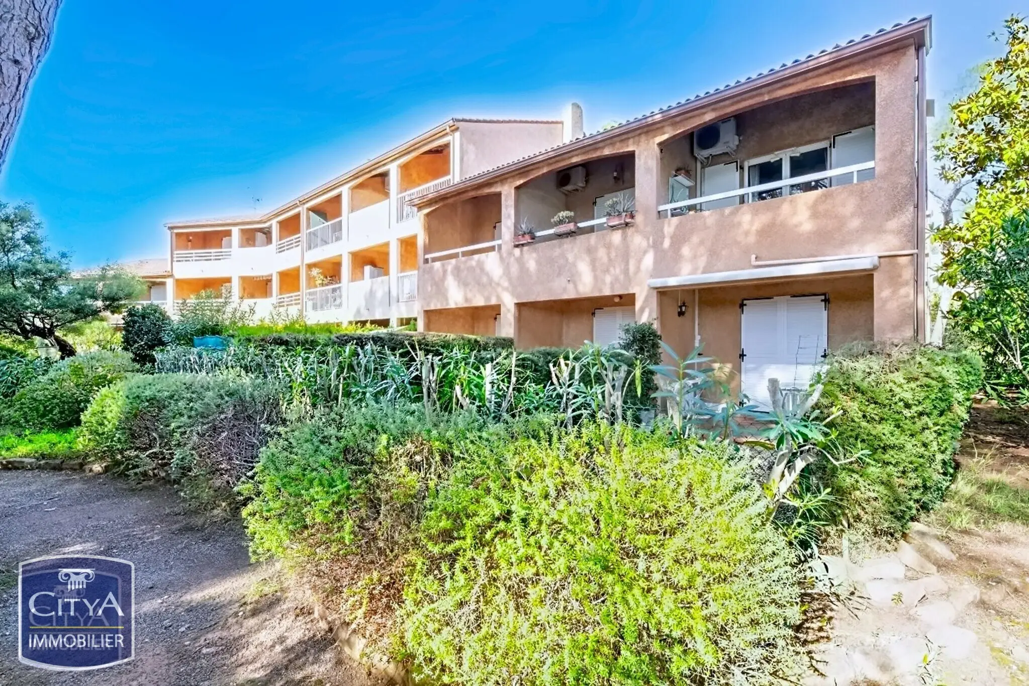 Photo 1 Appartement 1 pièce 21m²