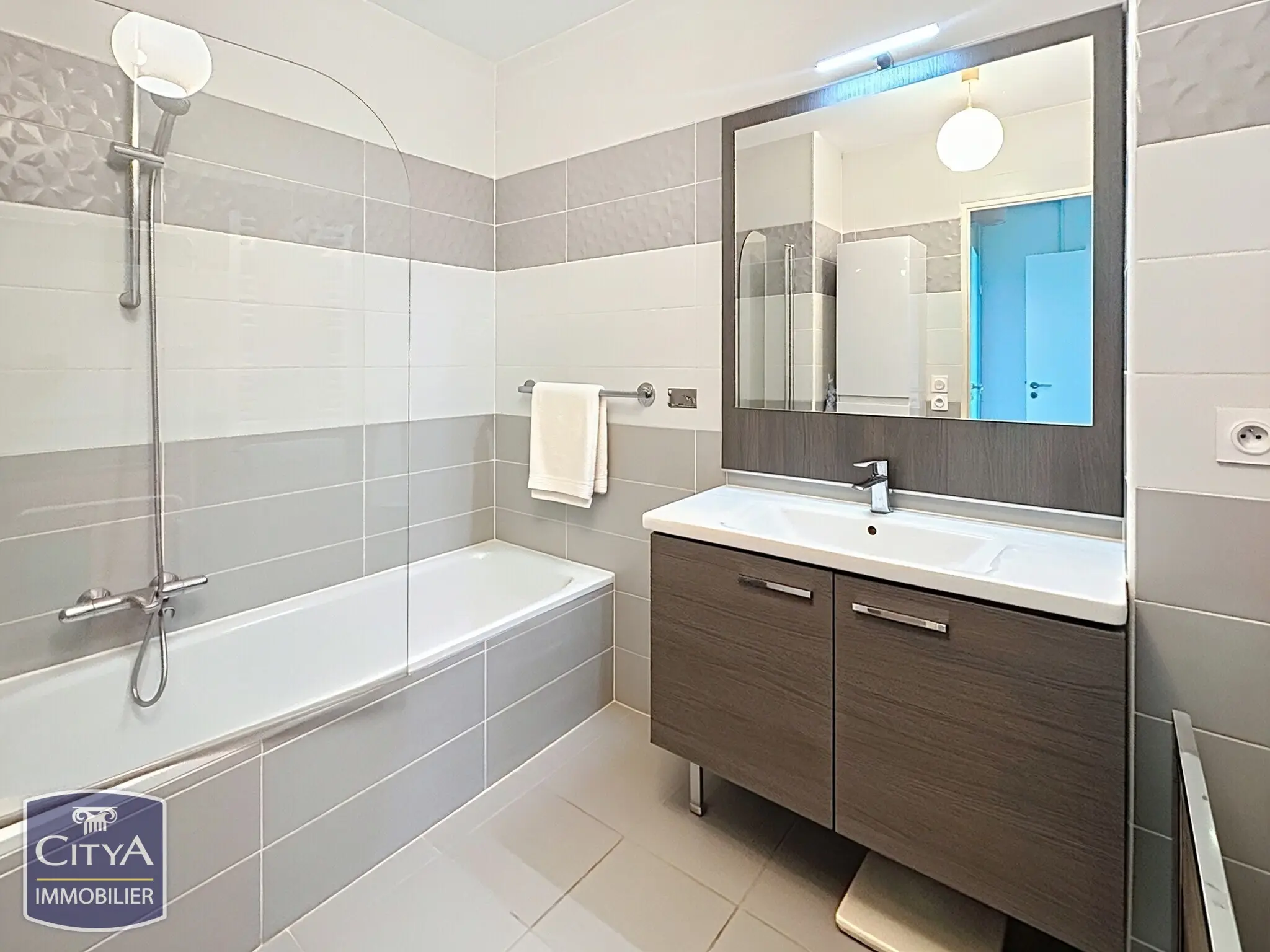 Photo 19 Appartement 4 pièces 87.65m²