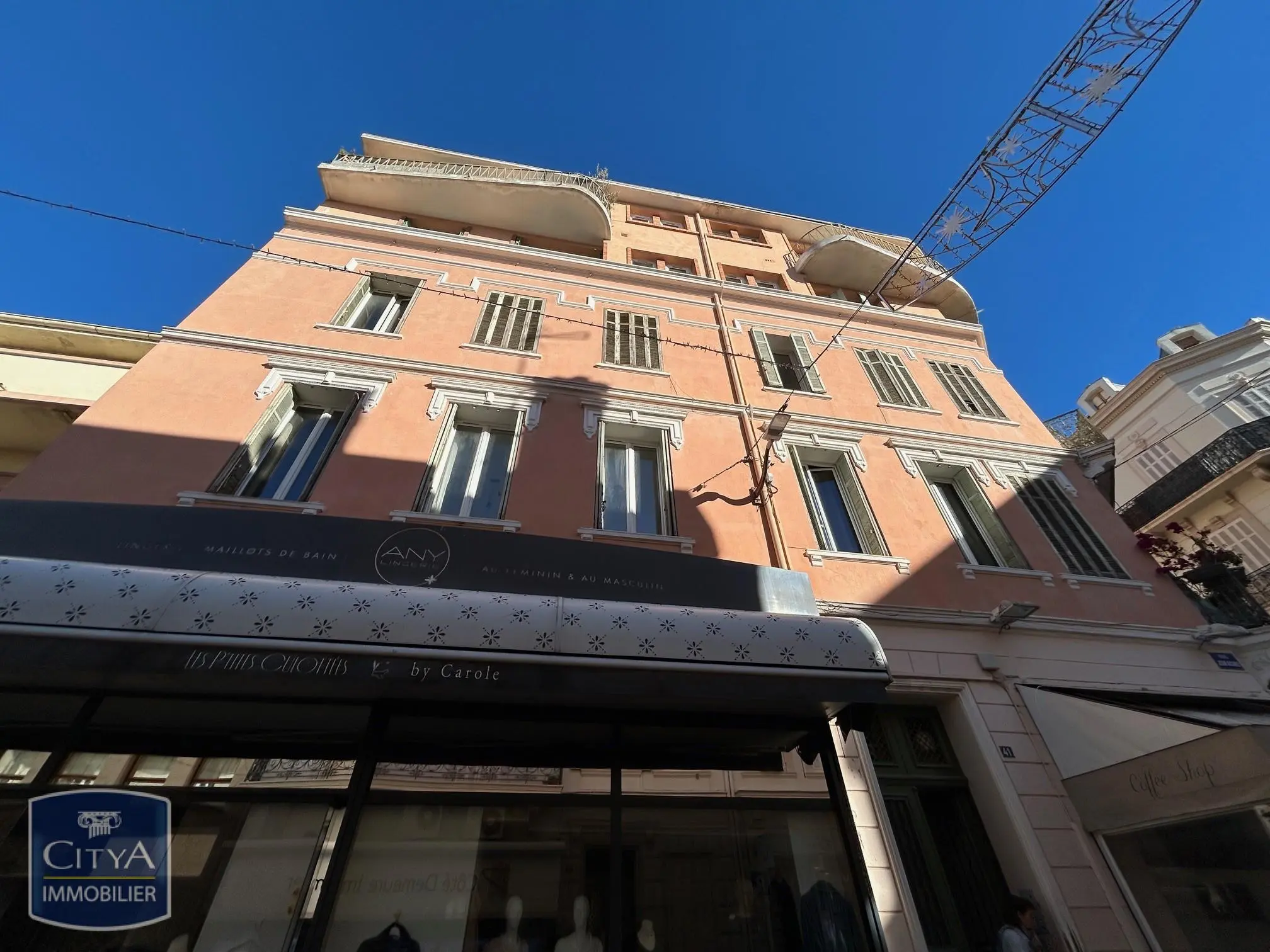 Photo 1 Immeuble 630m²