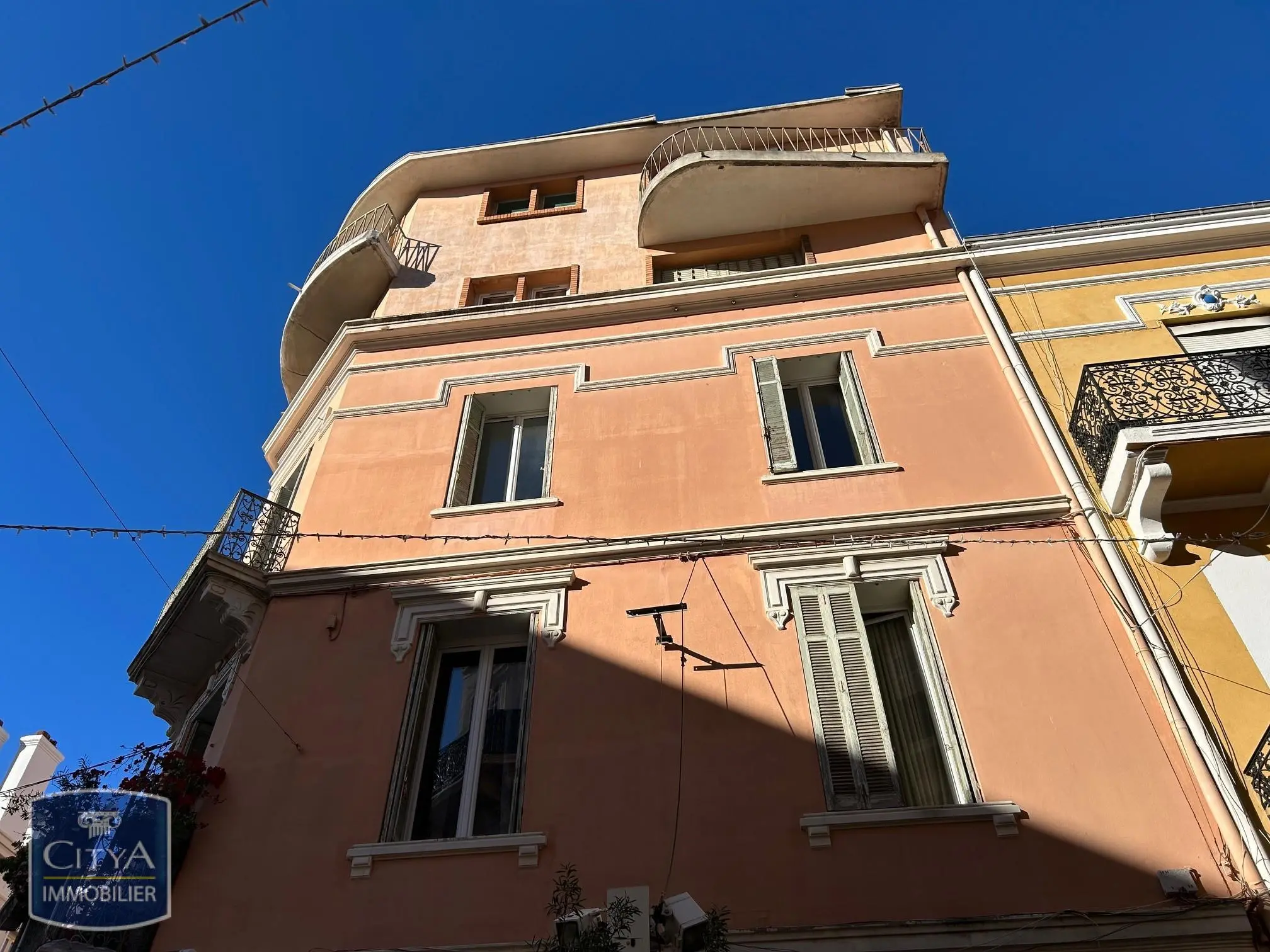 Photo 2 Immeuble 630m²