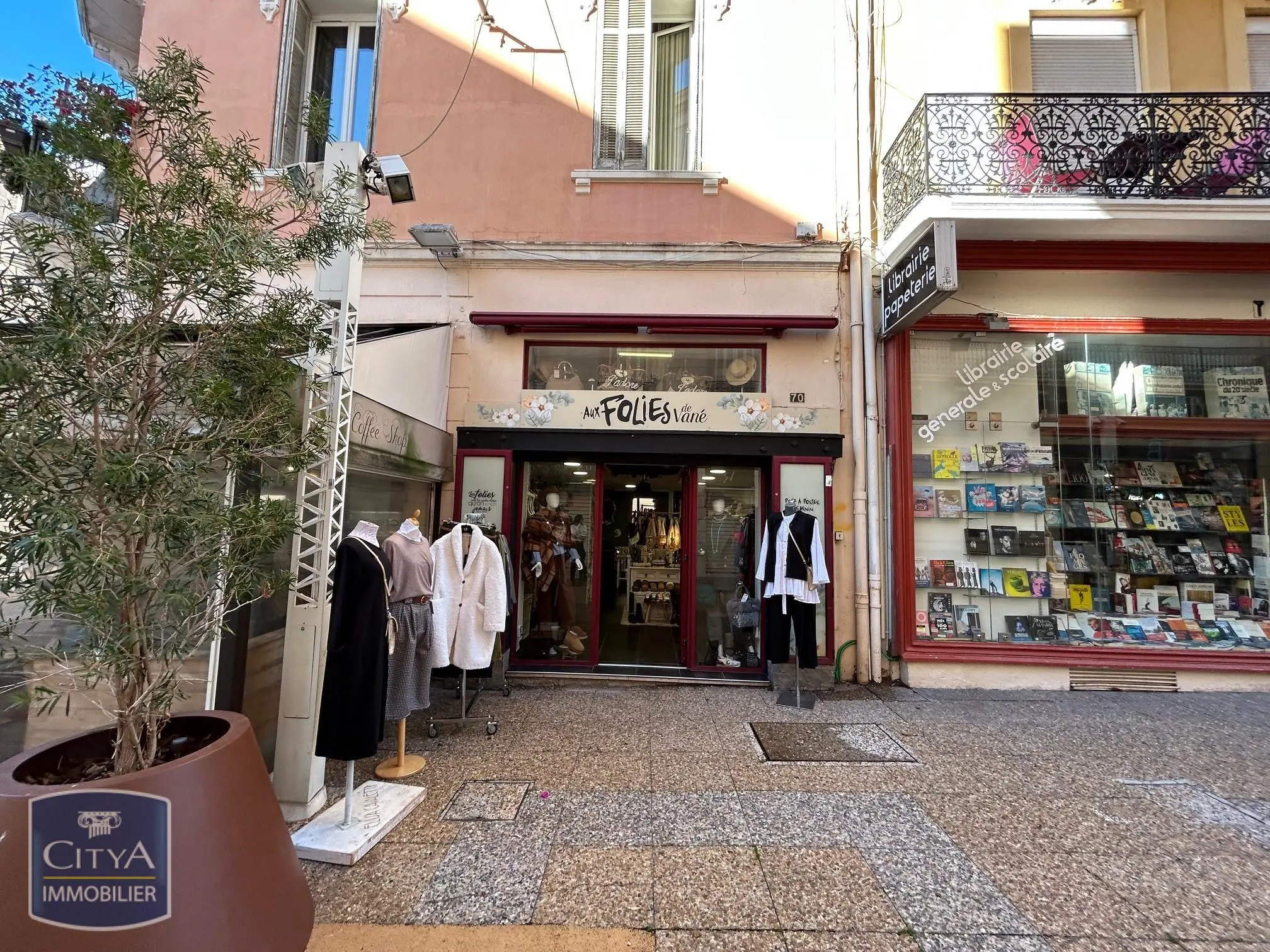 Photo 3 Immeuble 630m²