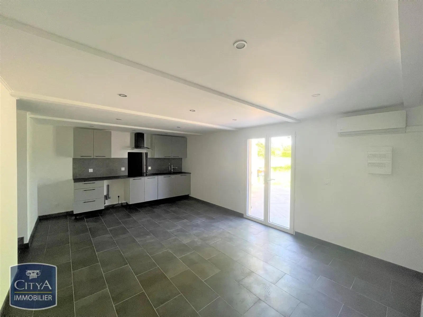 Photo 1 Appartement 2 pièces 57.19m²