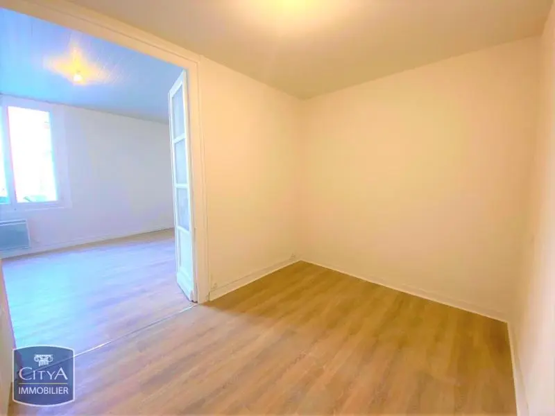 Photo 1 Appartement 1 pièce 30.24m²