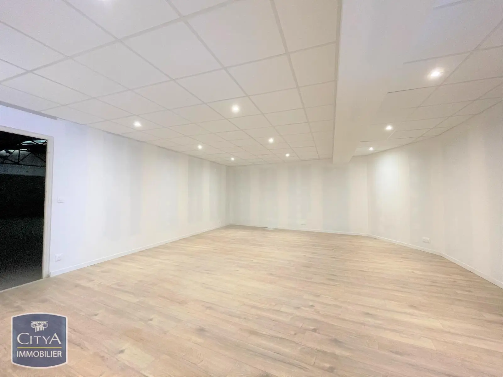 Photo du bien Local commercial 210m²
