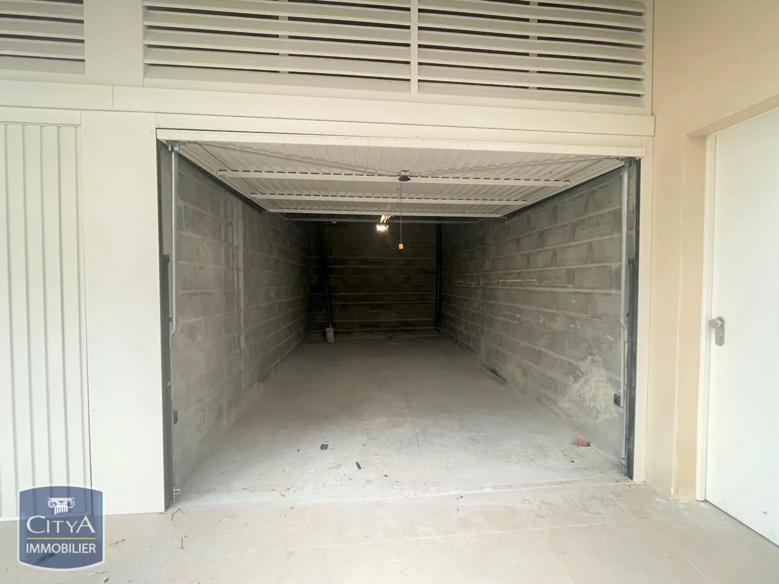 Photo 2 Parking 15m²