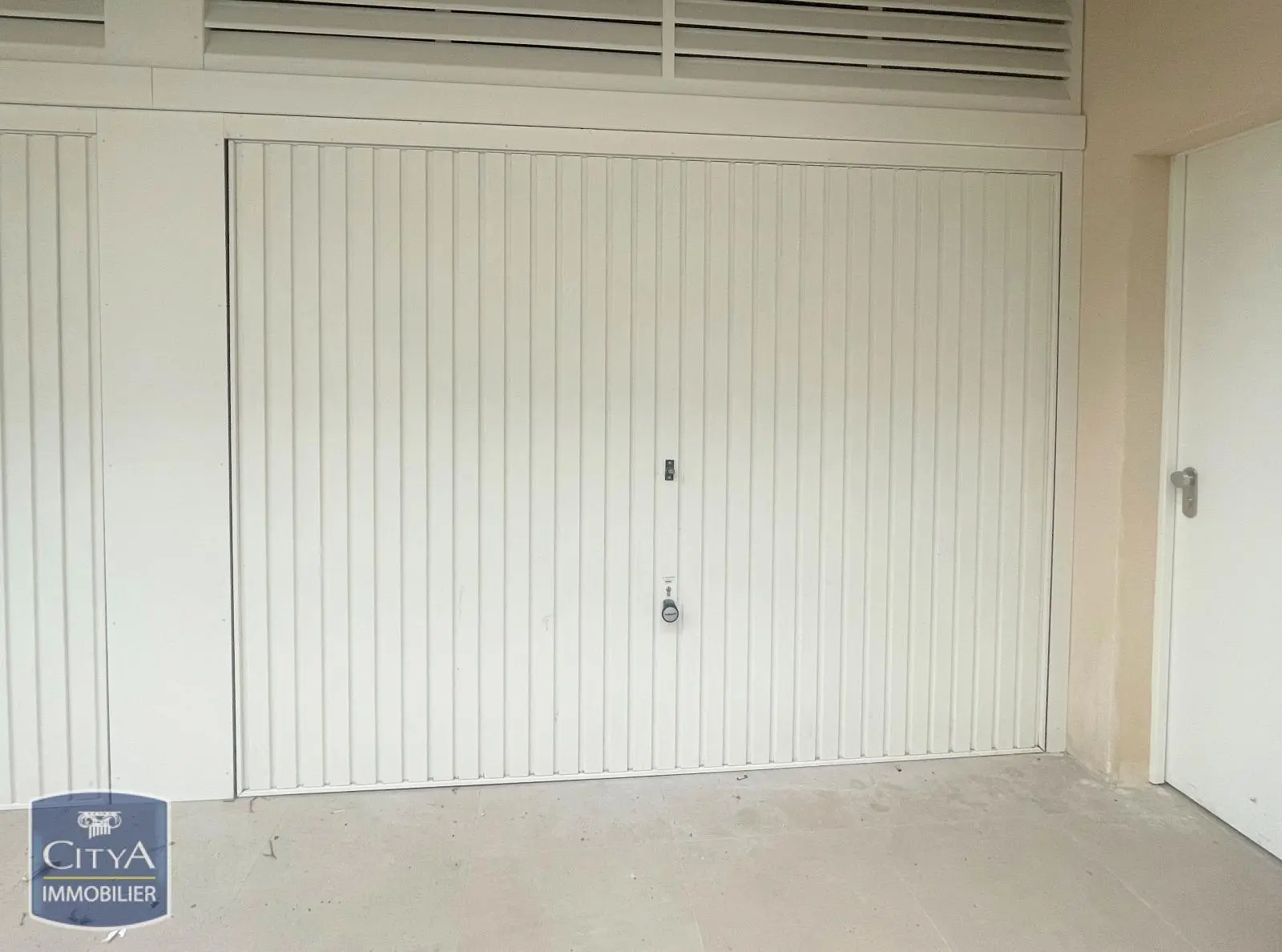 Photo 1 Parking 15m²
