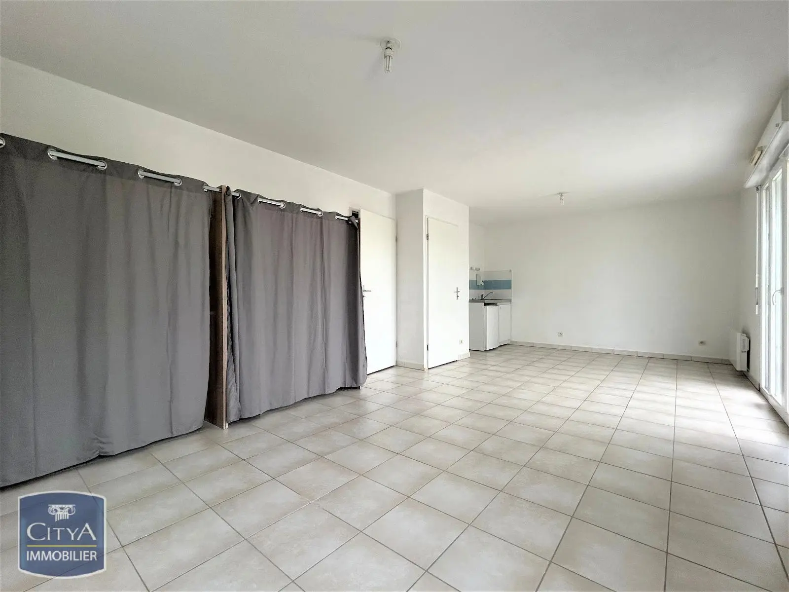 Photo 2 Appartement 1 pièce 37.98m²