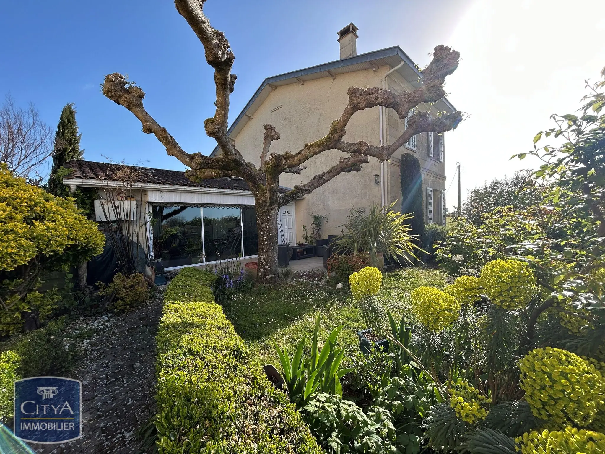 Photo 1 Maison 5 pièces 180m²