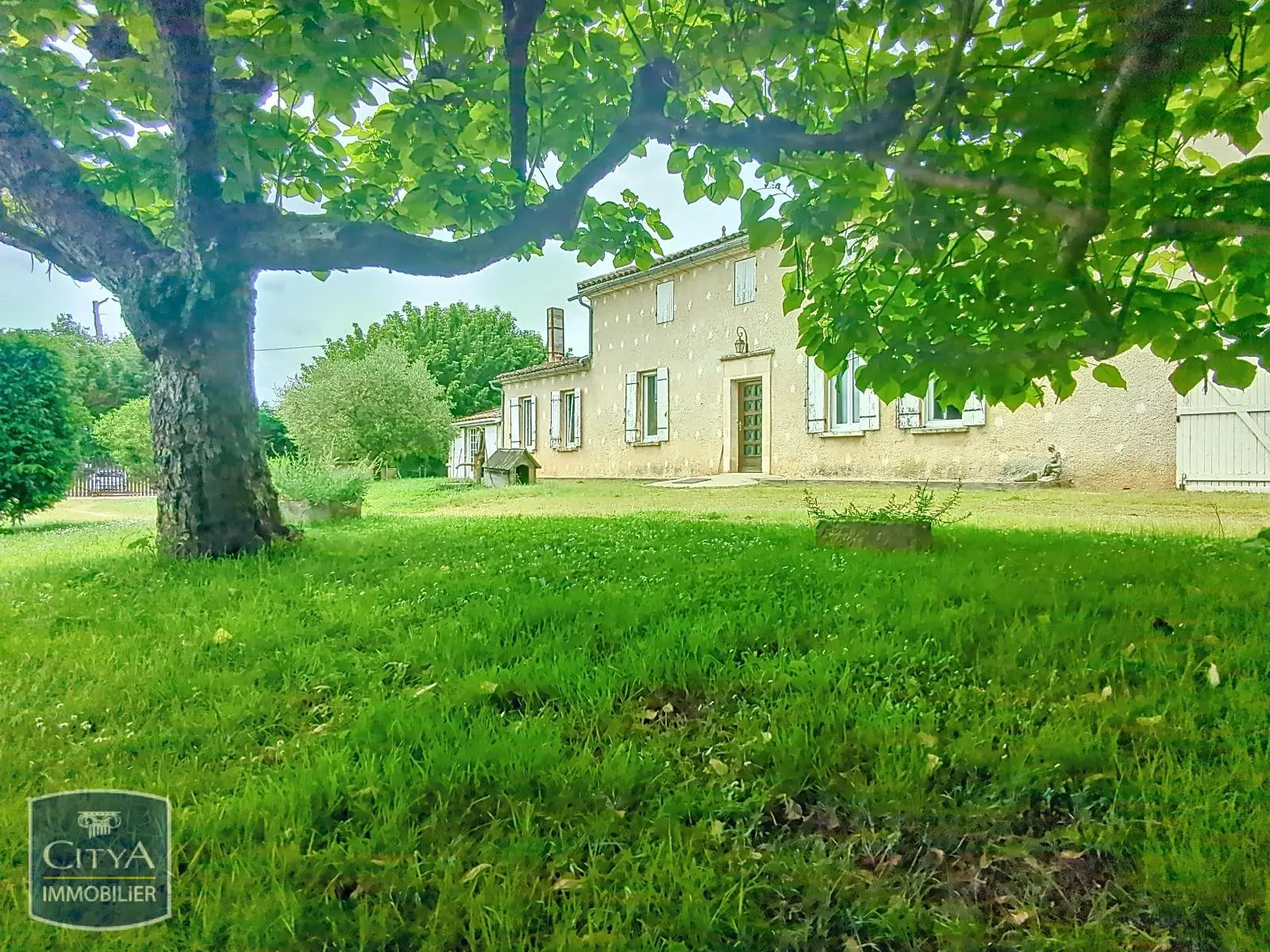 Photo 1 Maison 7 pièces 172m²