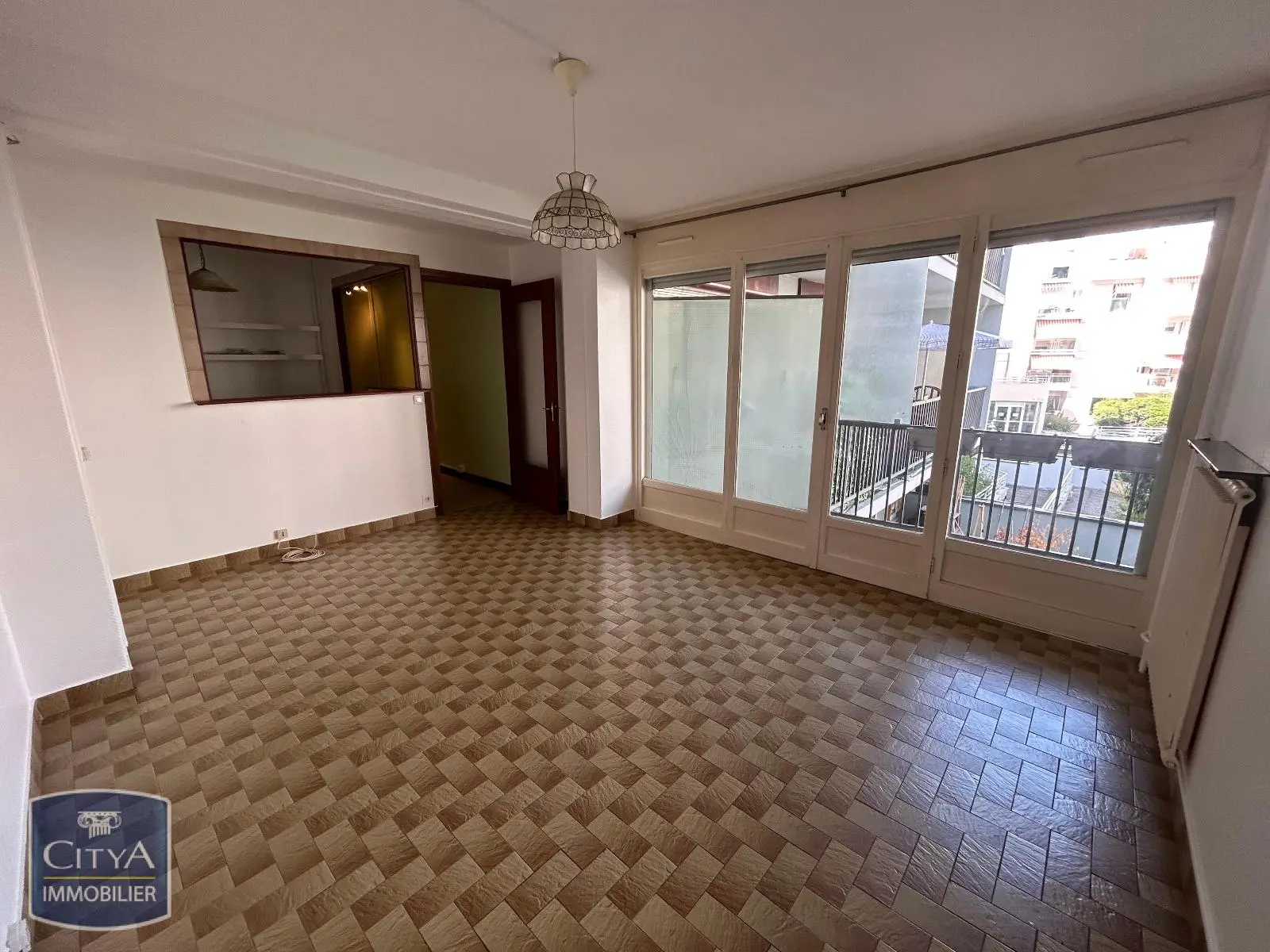 Photo 1 Appartement 1 pièce 31.97m²