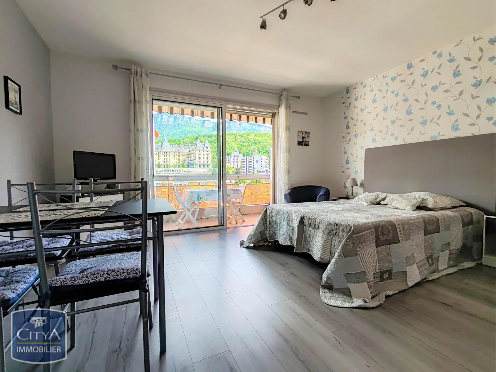 Photo 1 Appartement 1 pièce 25m²