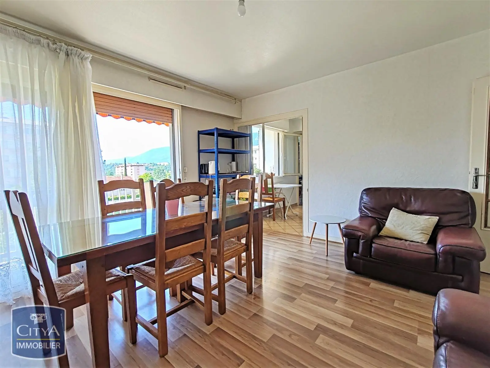 Photo 2 Appartement 4 pièces 77m²