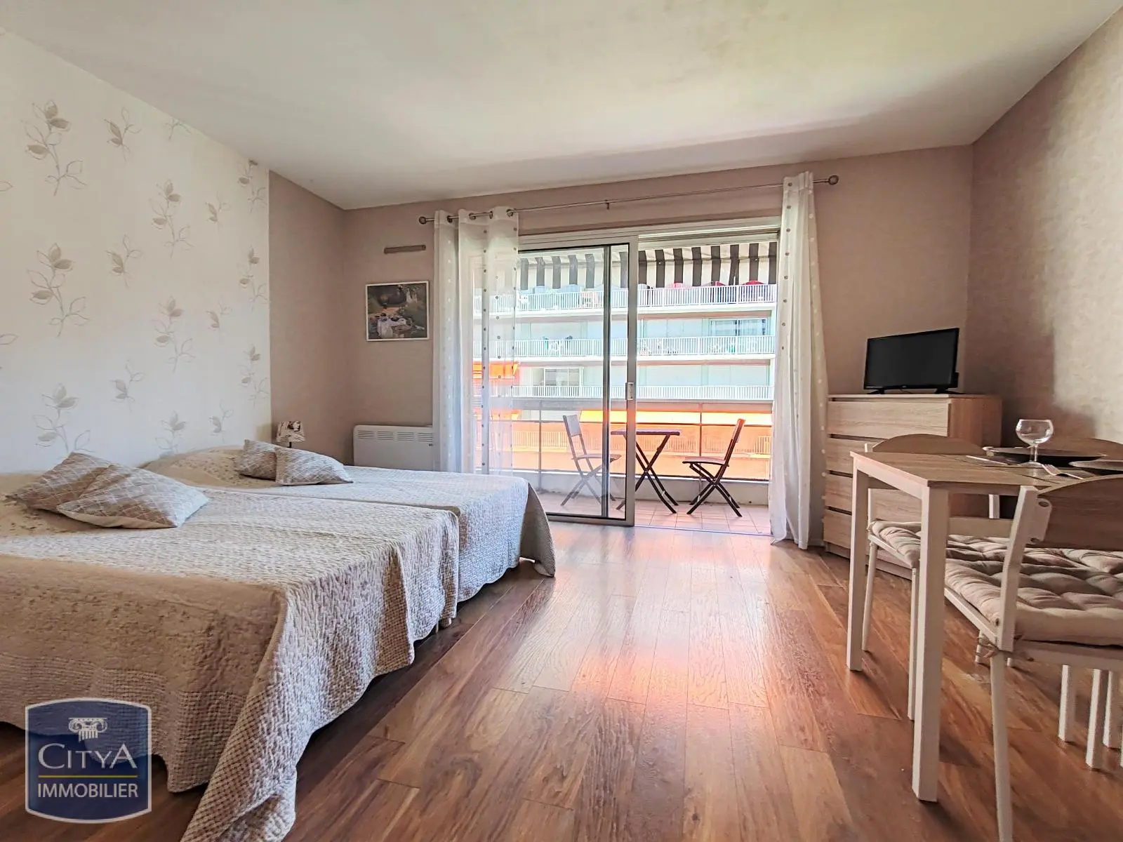 Photo 2 Appartement 1 pièce 25.35m²