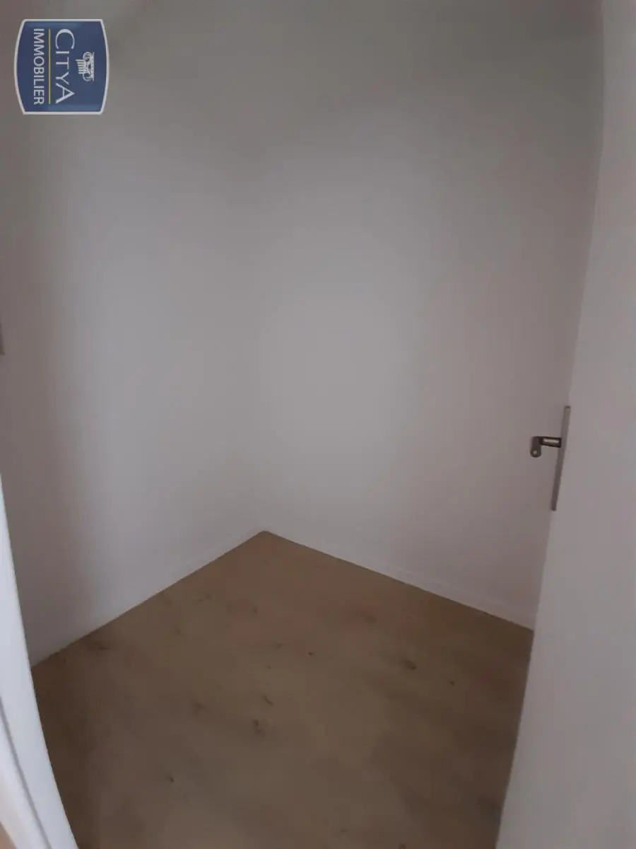 Corbeil-Essonnes (91100) Appartement 1 pièce 34.04m² photo 9
