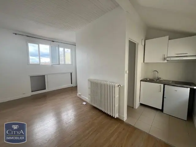 Photo 1 Appartement 1 pièce 24.1m²