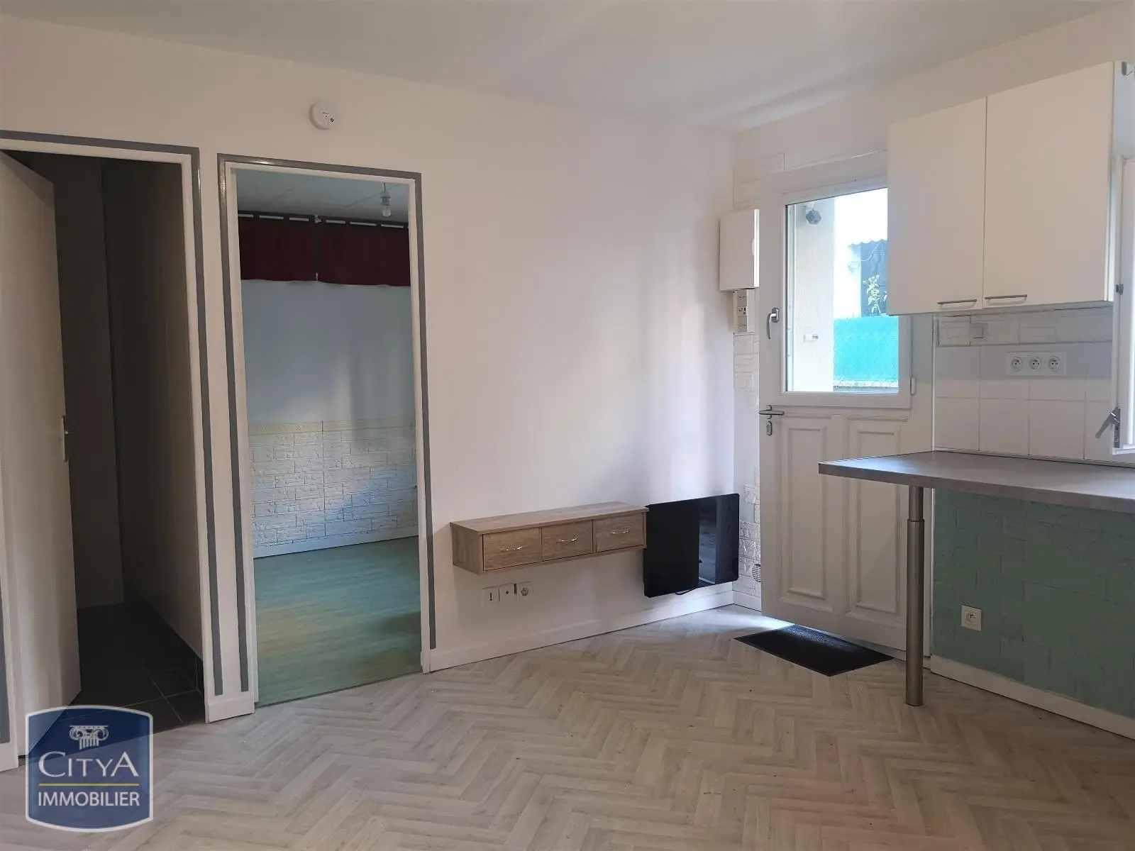 Photo 2 Appartement 1 pièce 23.28m²