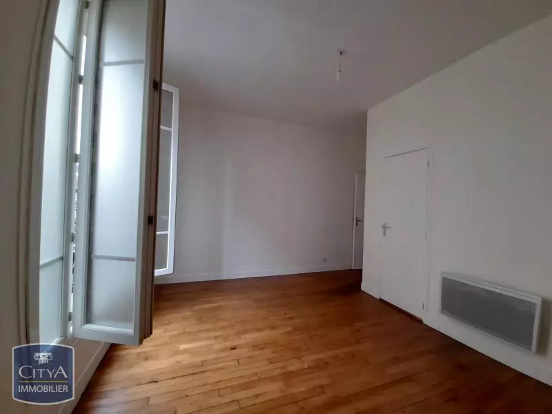 Photo 2 Appartement 1 pièce 28.28m²