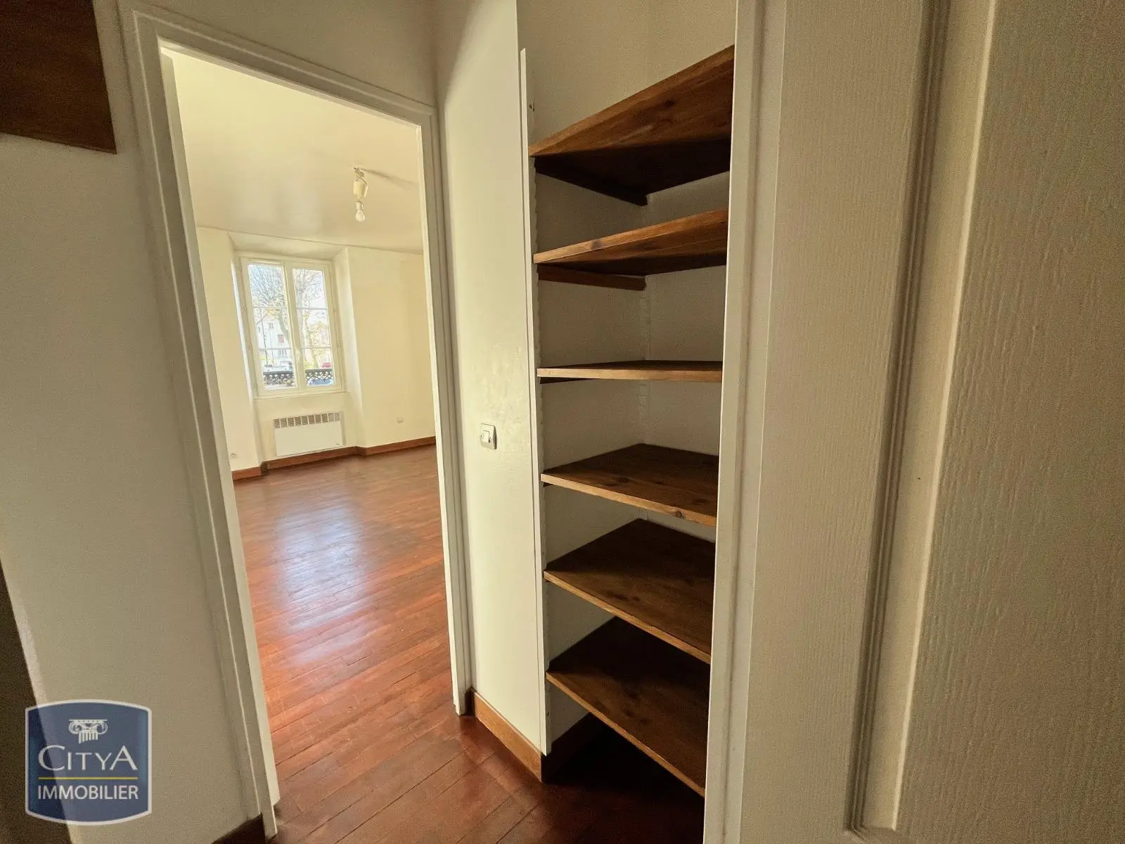 Photo 2 Appartement 1 pièce 31.7m²