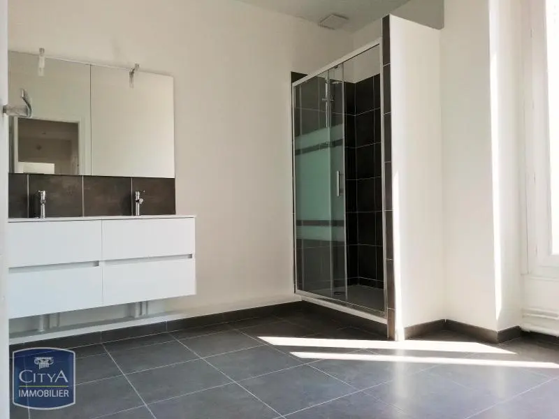 Photo 3 Appartement 2 pièces 75.72m²