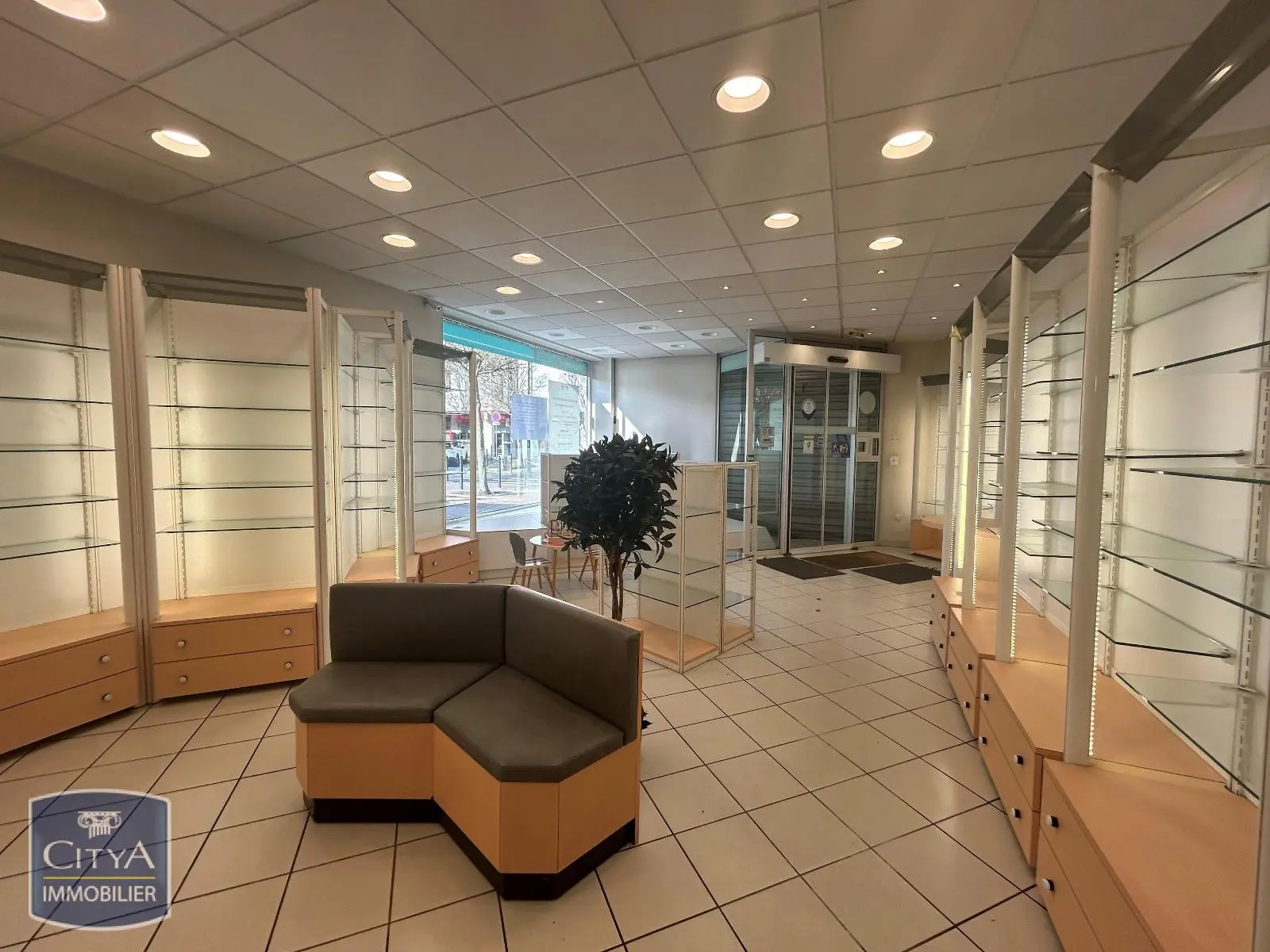 Photo 6 Local Commercial