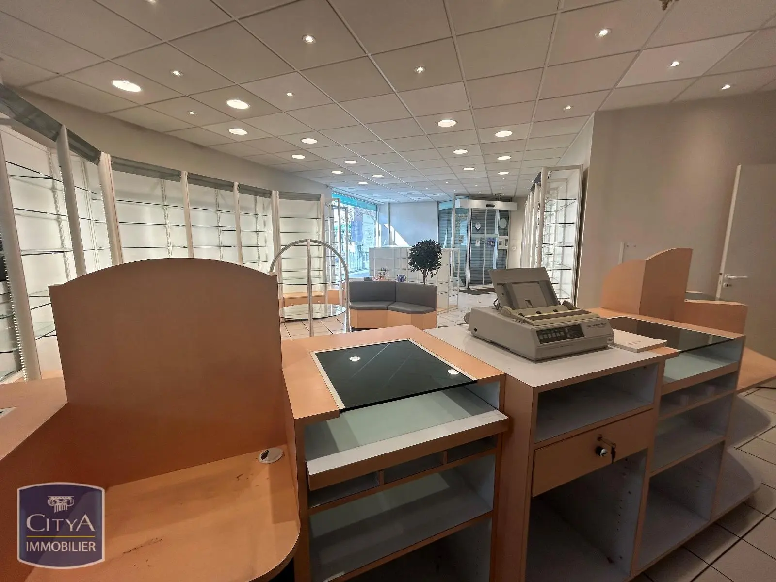 Photo 8 Local Commercial