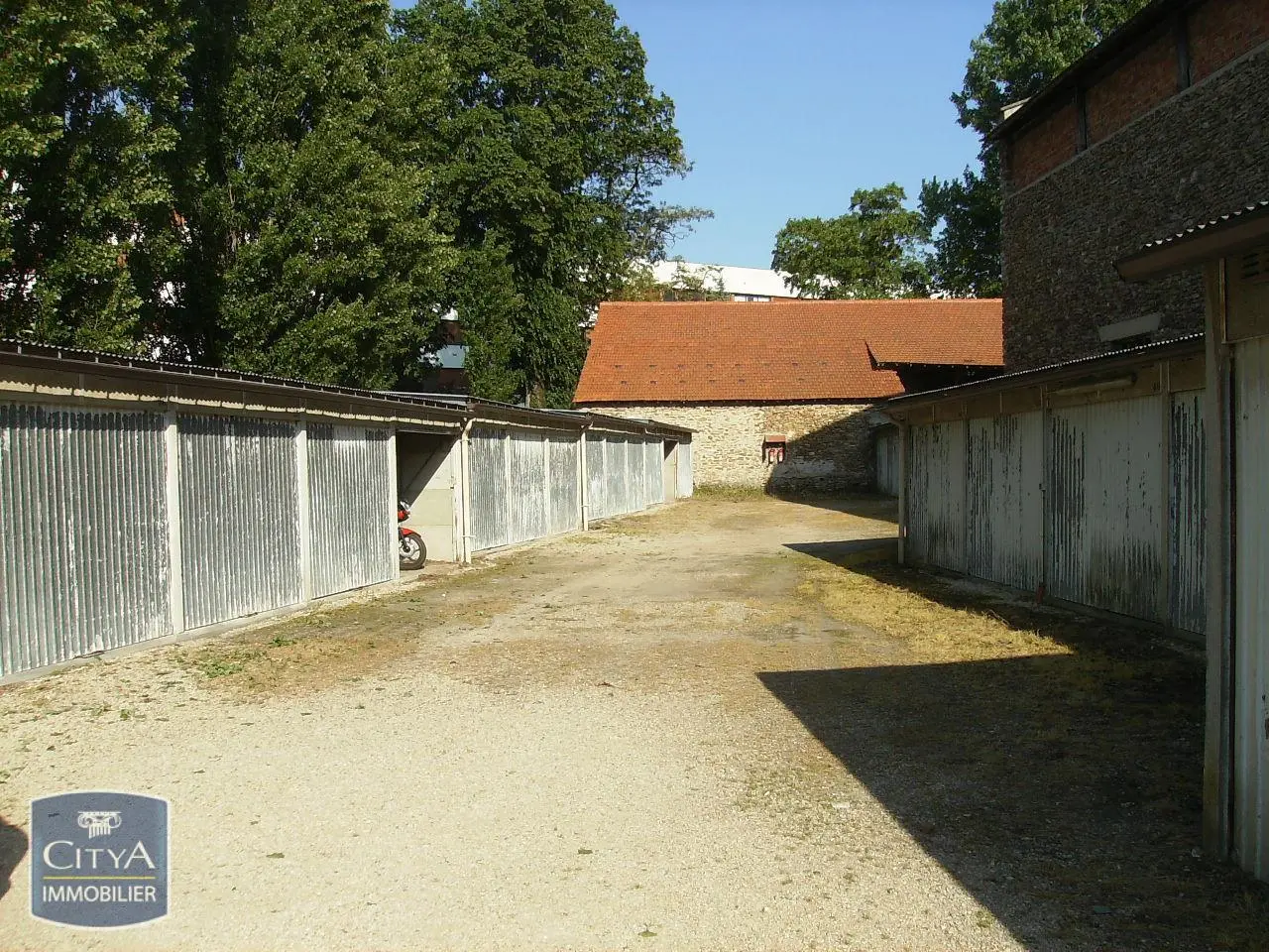 Photo 1 Parking