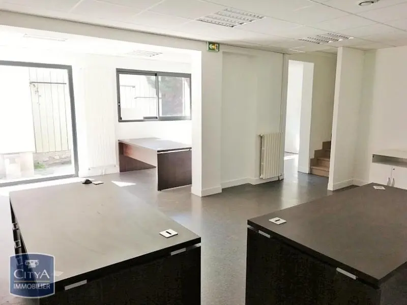 Photo 2 Local Commercial 220m²