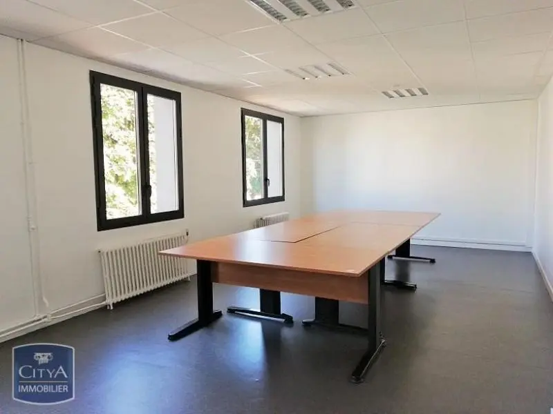 Photo 5 Local Commercial 220m²
