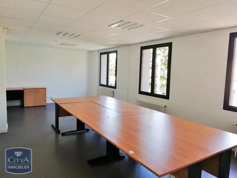 Photo 9 Local Commercial 220m²