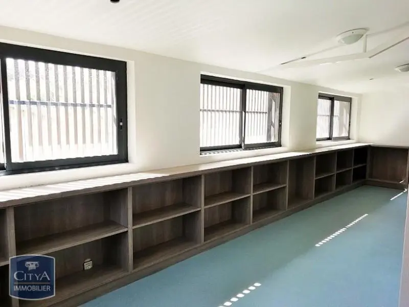 Photo 6 Local Commercial 220m²