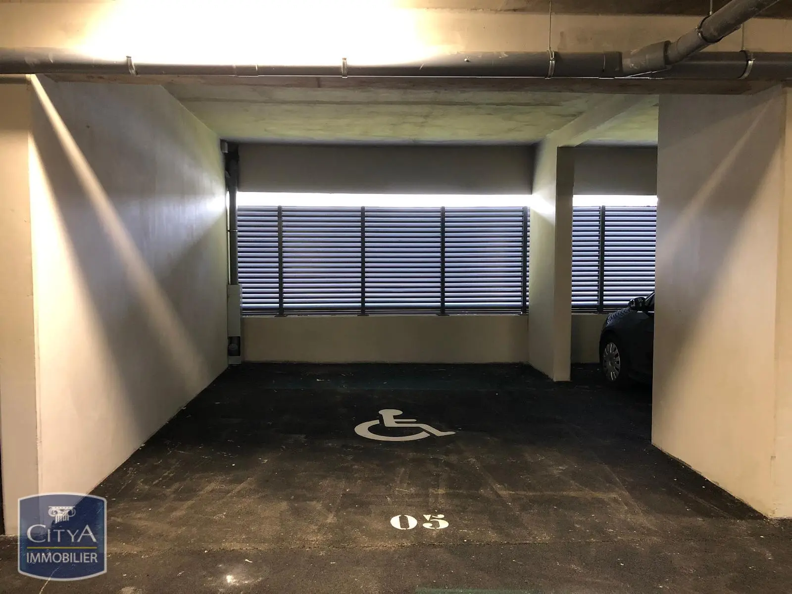 Photo 1 Parking 12m²