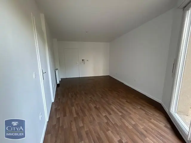 Photo 1 Appartement 1 pièce 28.3m²