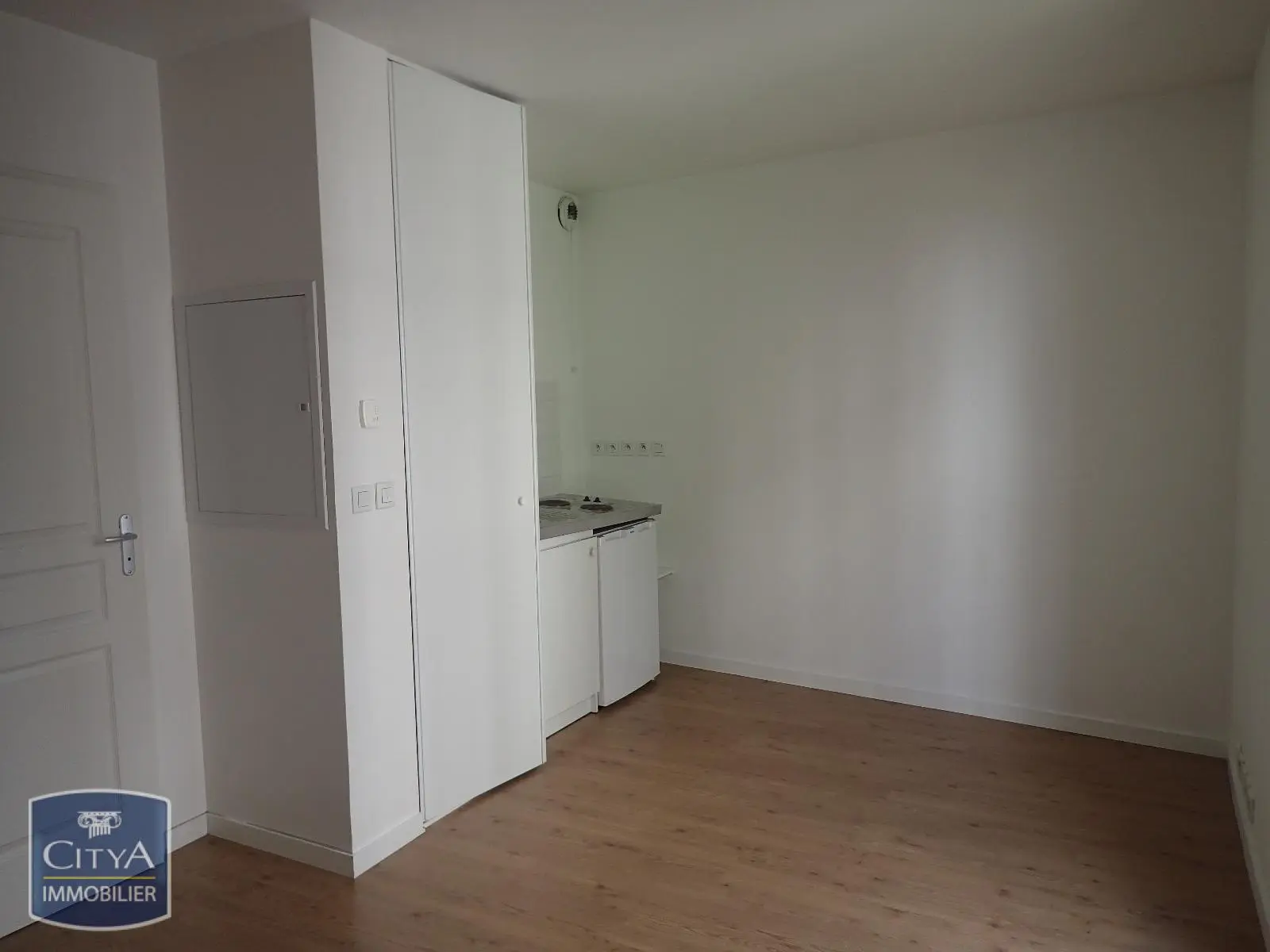 Photo 2 Appartement 1 pièce 21.58m²