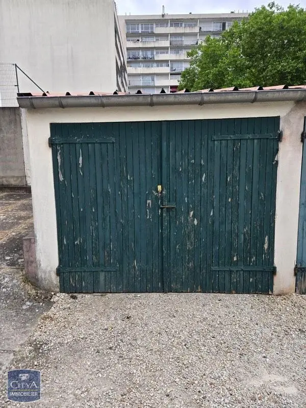 Photo 4 Parking