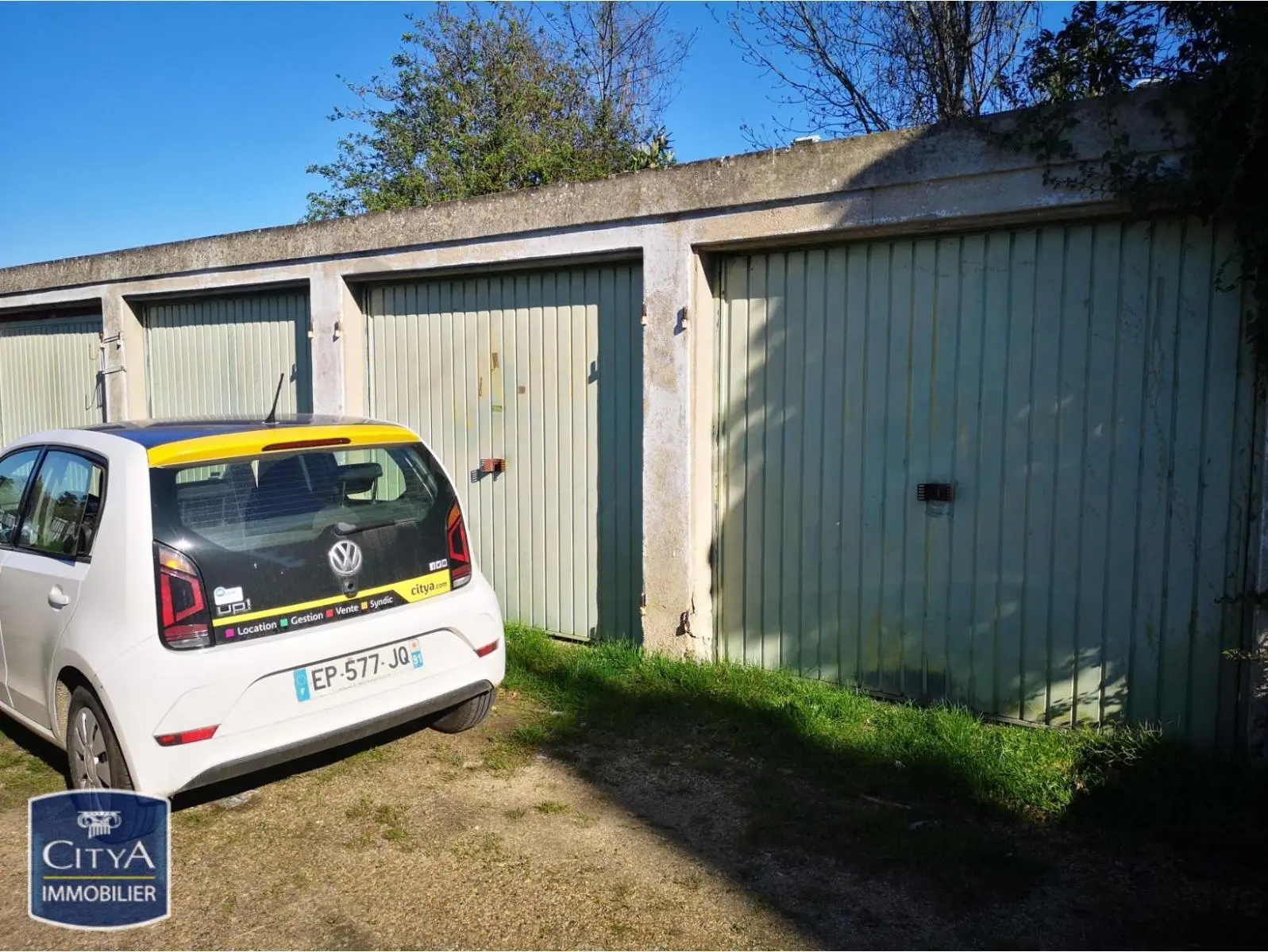 Photo 1 Parking