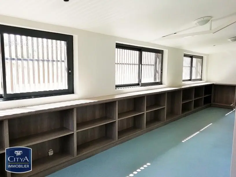 Photo 6 Local Commercial 220m²