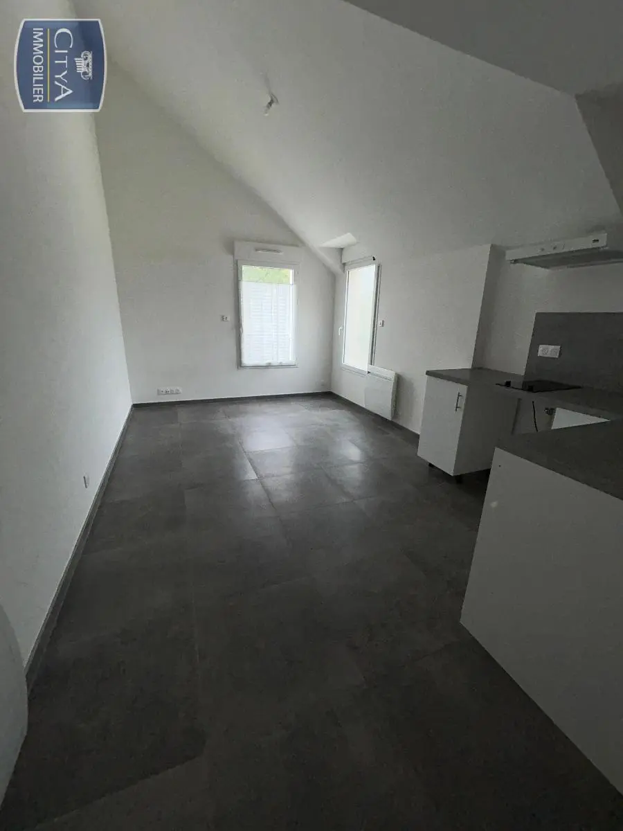 Photo 2 Appartement 1 pièce 20.86m²