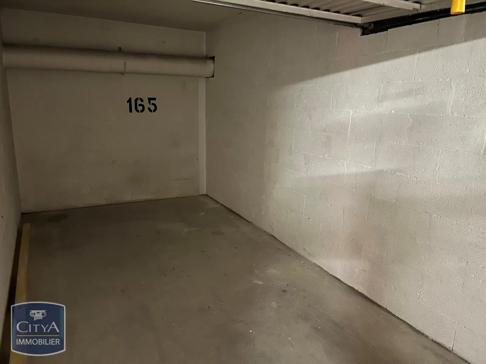 Photo 2 Parking