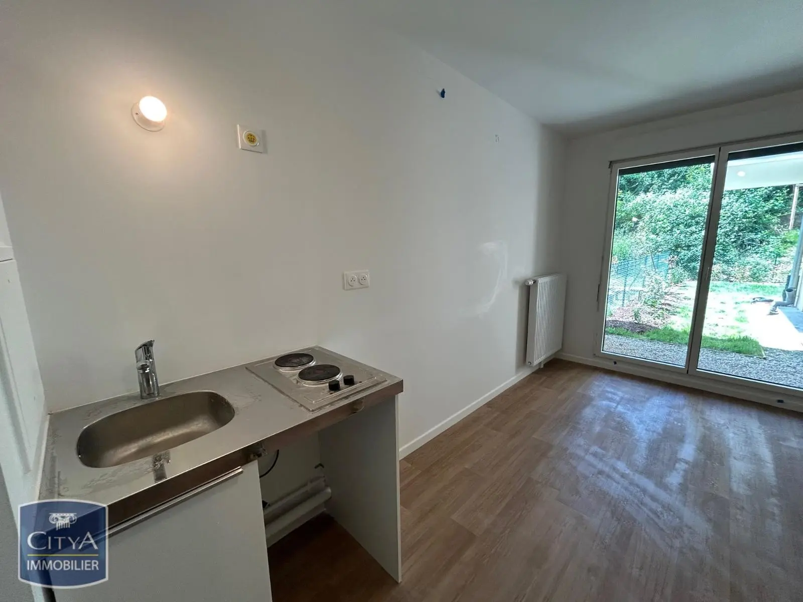 Photo 2 Appartement 1 pièce 28.49m²