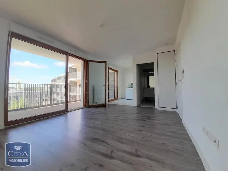 Photo 1 Appartement 1 pièce 28.02m²