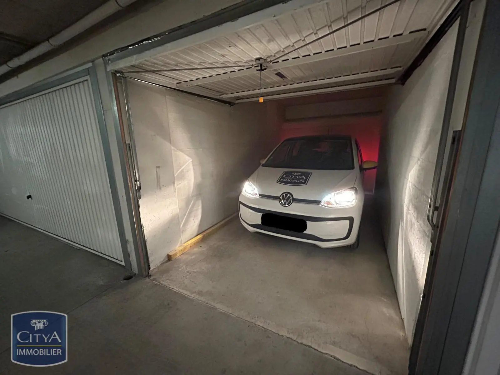 Photo 1 Parking