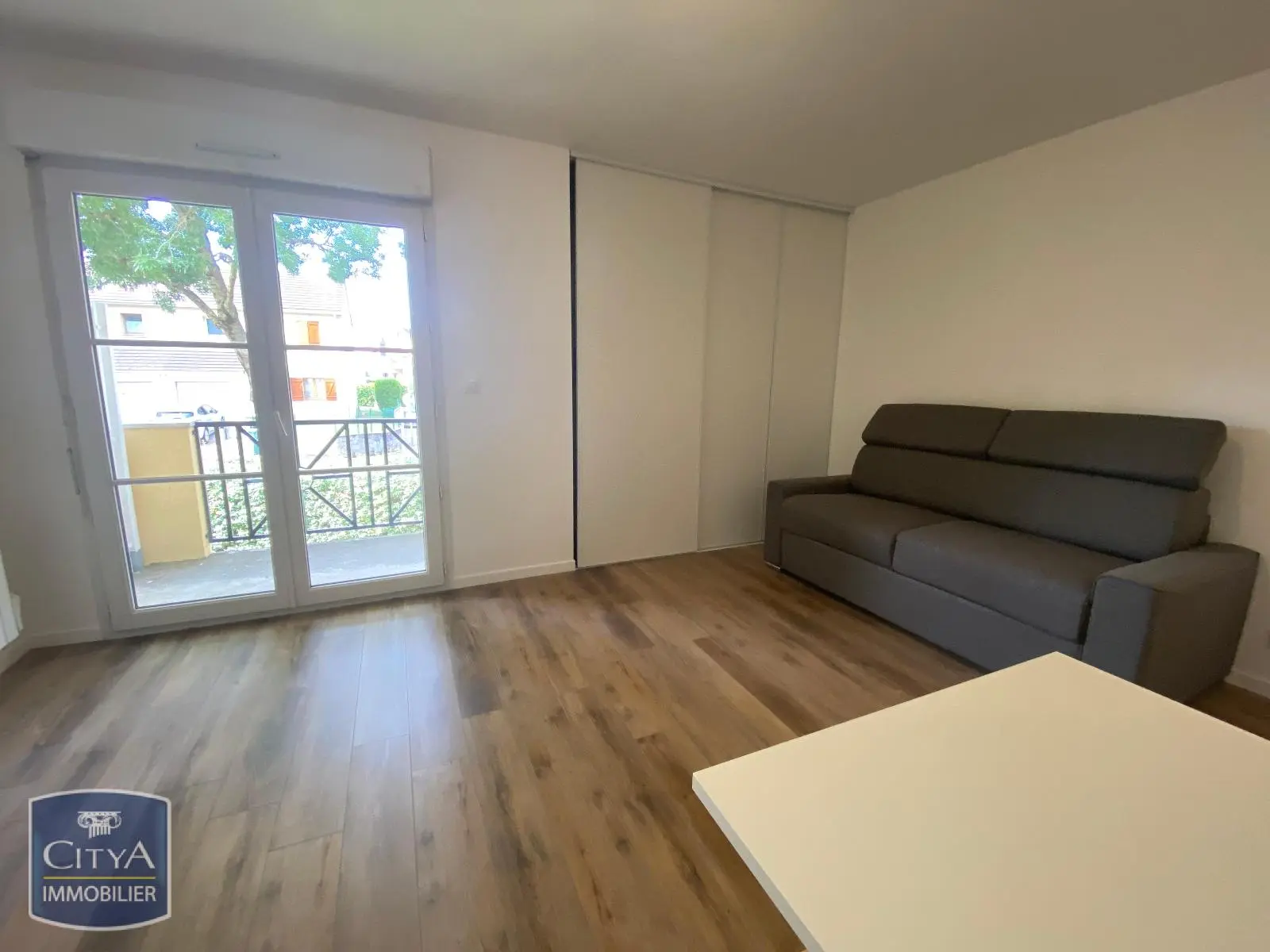 Photo 1 Appartement 1 pièce 25m²