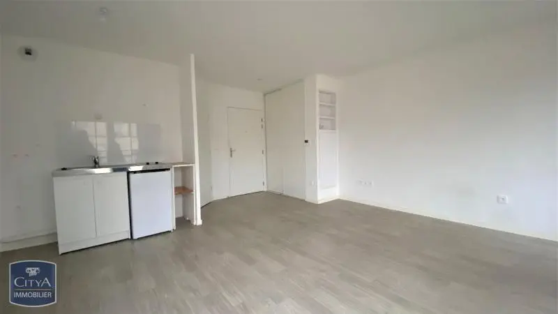 Photo 2 Appartement 1 pièce 32.48m²