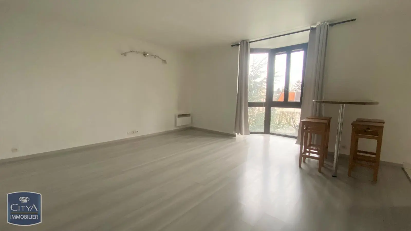 Photo 2 Appartement 1 pièce 32.97m²