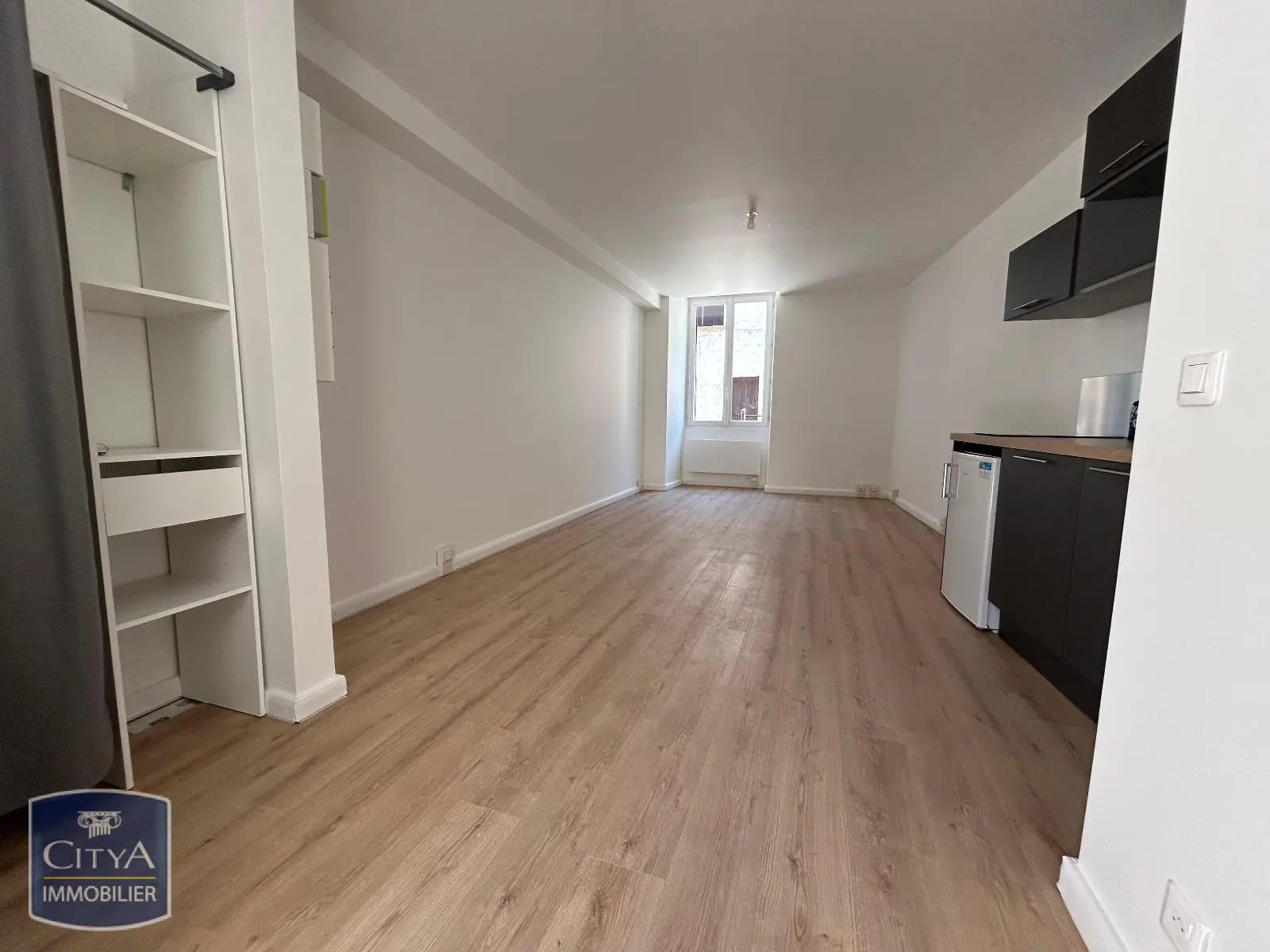 Photo 1 Appartement 1 pièce 28.4m²