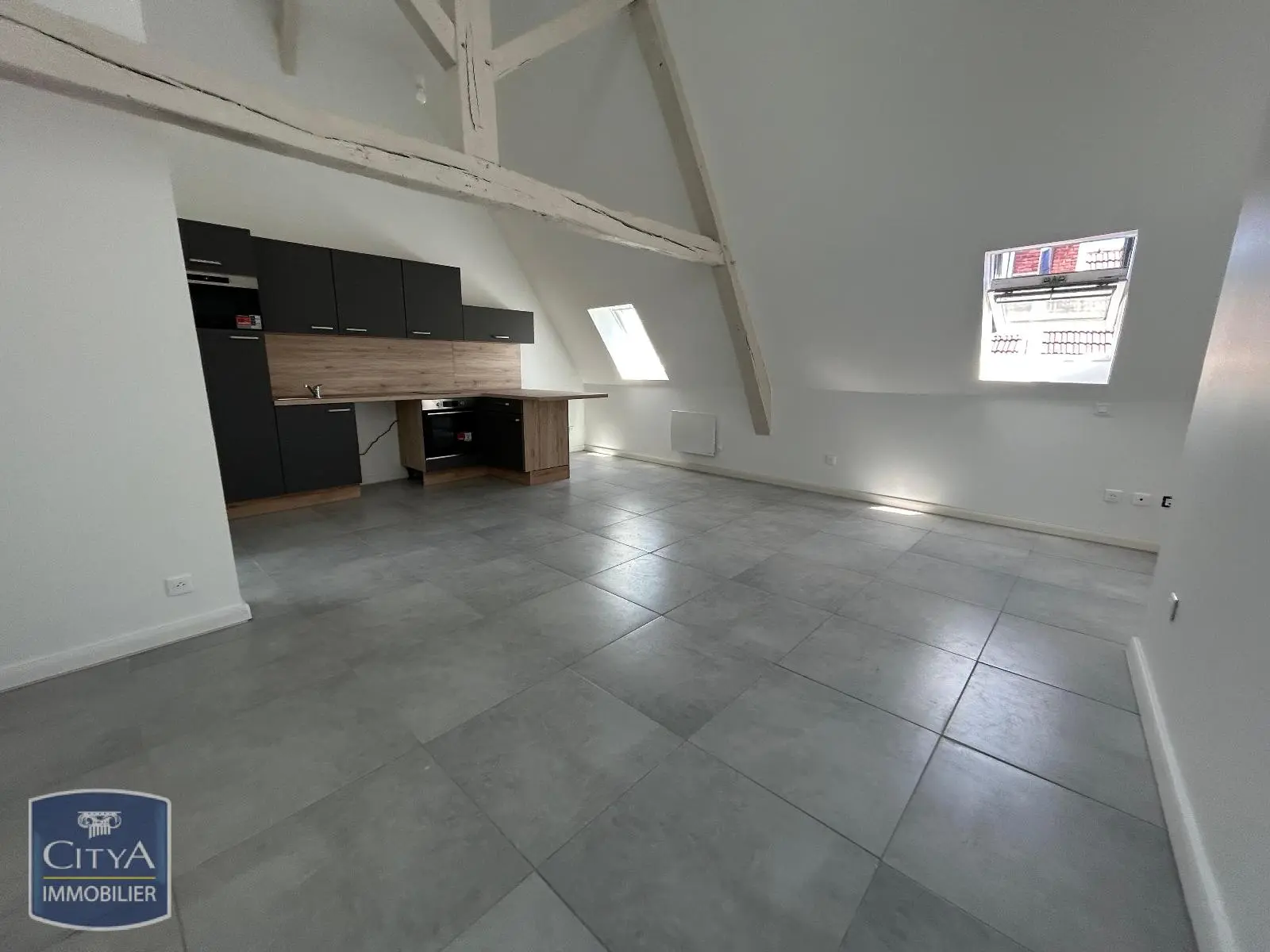 Photo 1 Appartement 1 pièce 31.58m²