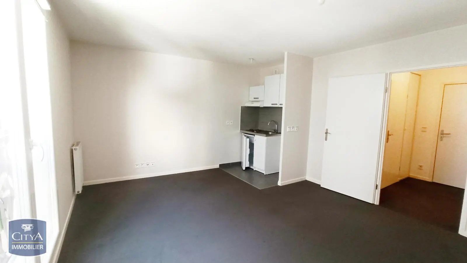 Photo 1 Appartement 1 pièce 29.3m²