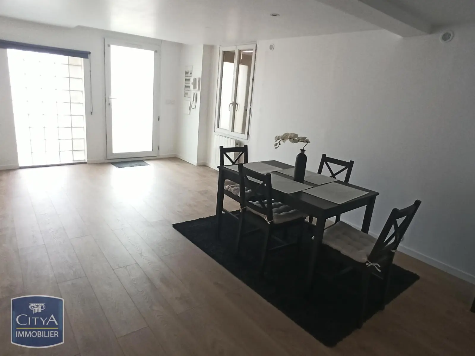 Photo 2 Appartement 1 pièce 48m²