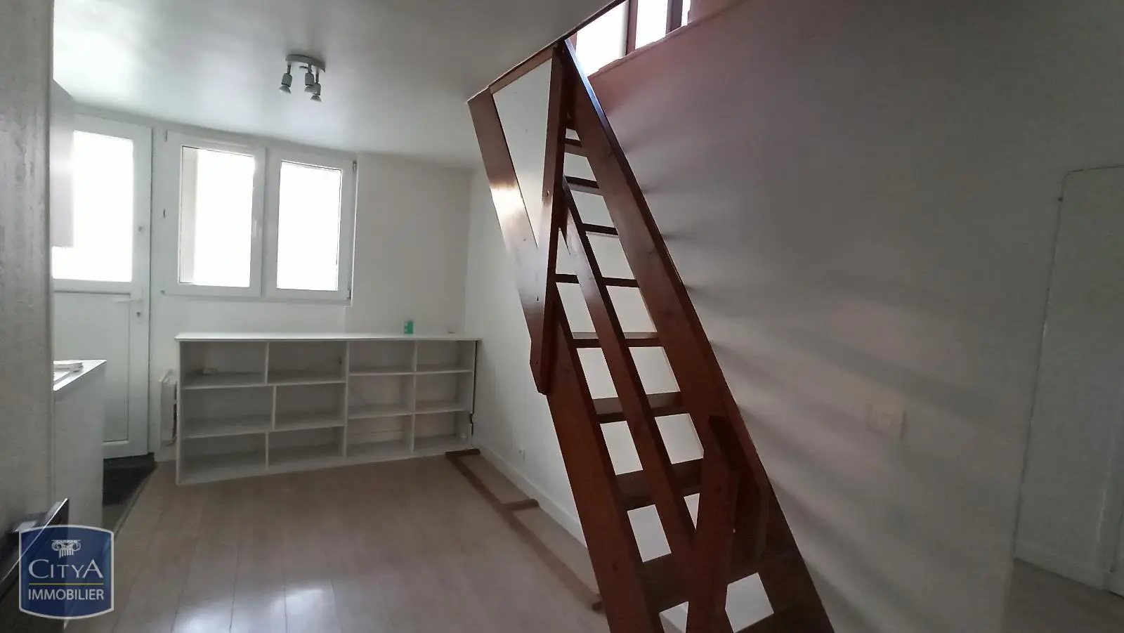 Photo 1 Appartement 1 pièce 21m²