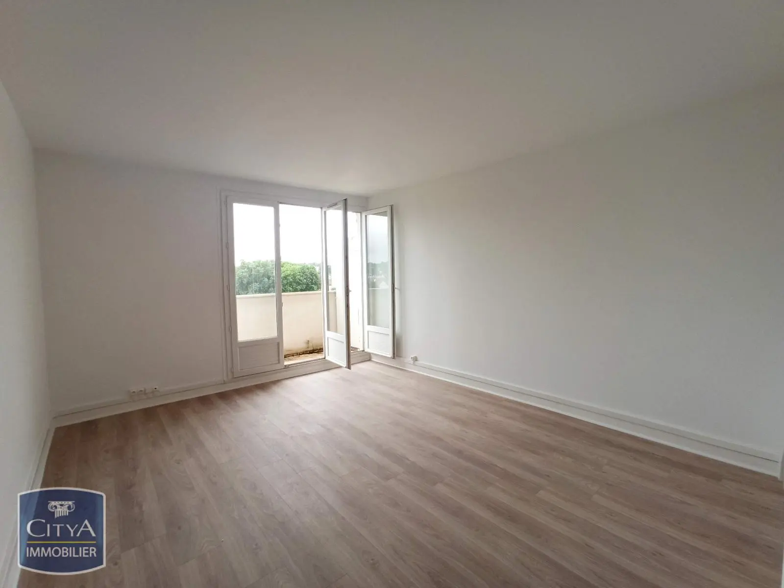 Photo 1 Appartement 4 pièces 76m²